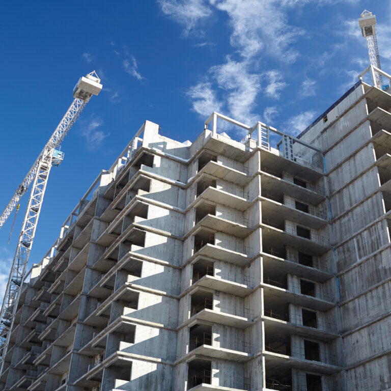 Sertes. ¿Necesitas un Generador eléctrico en una construcción? – Lee esto antes de comprar uno